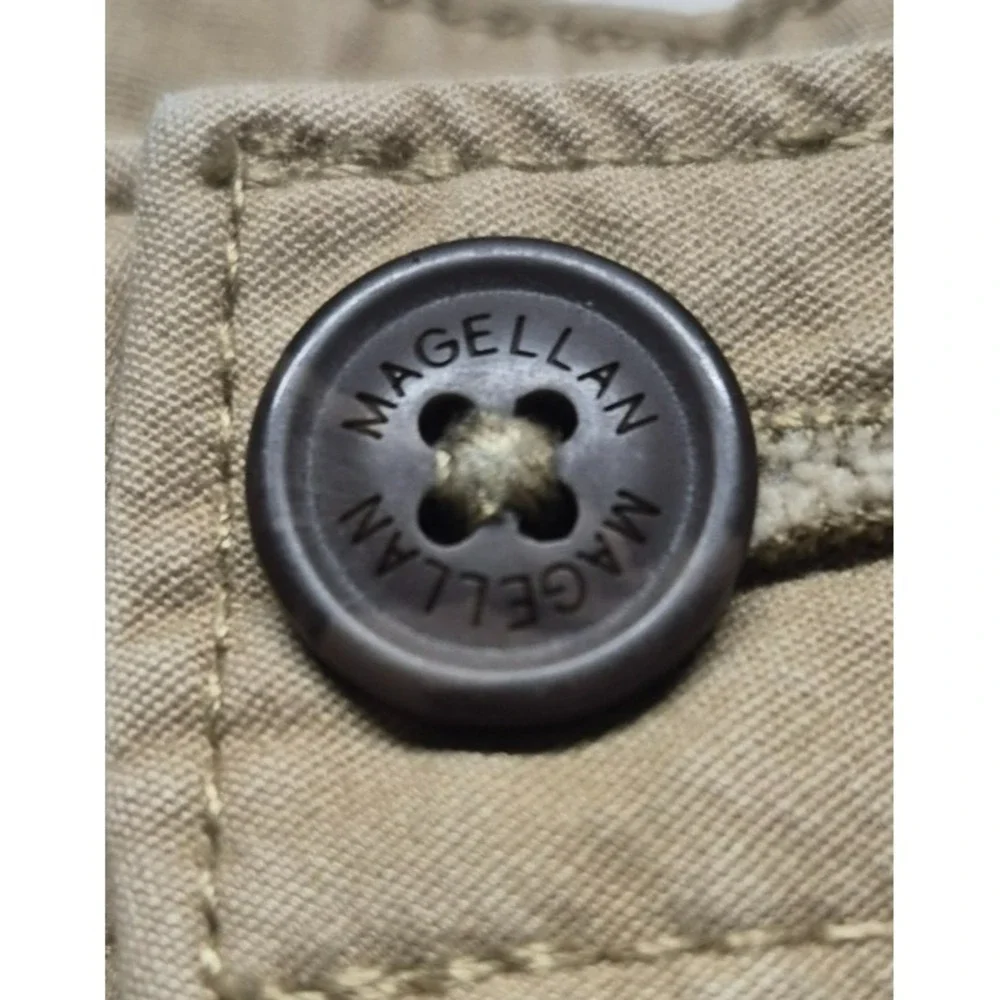 Magellan Outdoor Men's Khaki Flat Front Chino Shorts sz. 42W‎ fishing hiking